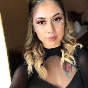 Meet your Posher, Iris